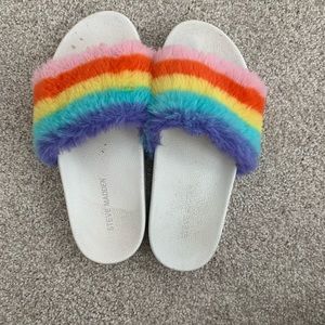 Steve madden fuzzy slides white and rainbow
